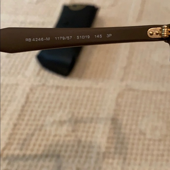 Ray Ban Clubround Wood Sunglasses - Picture 4 of 6